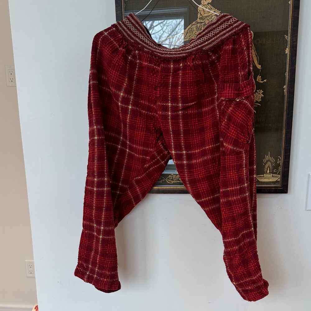 Plaid Red Women's Cropped Pants